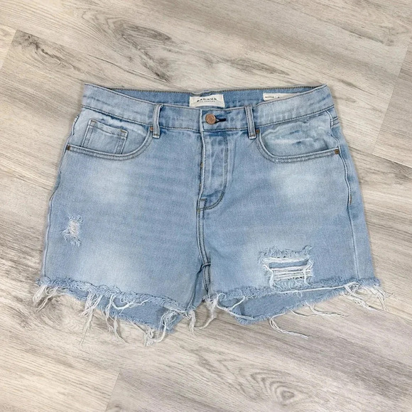 PacSun Pants - Women’s PACSUN Boyfriend Cutoff Light Wash Distressed Denim Shorts / Size 28